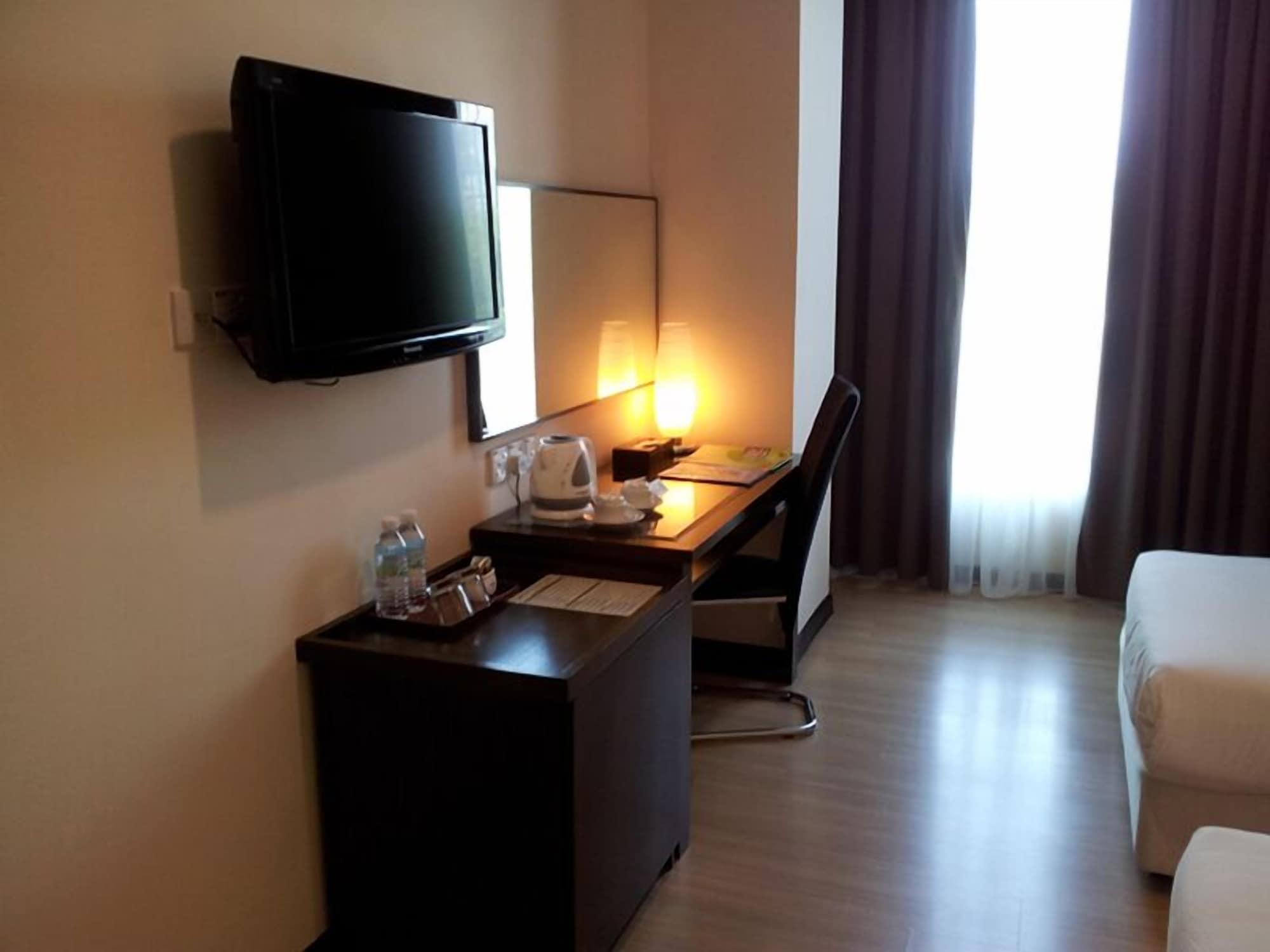 De' Garden Hotel, 3*