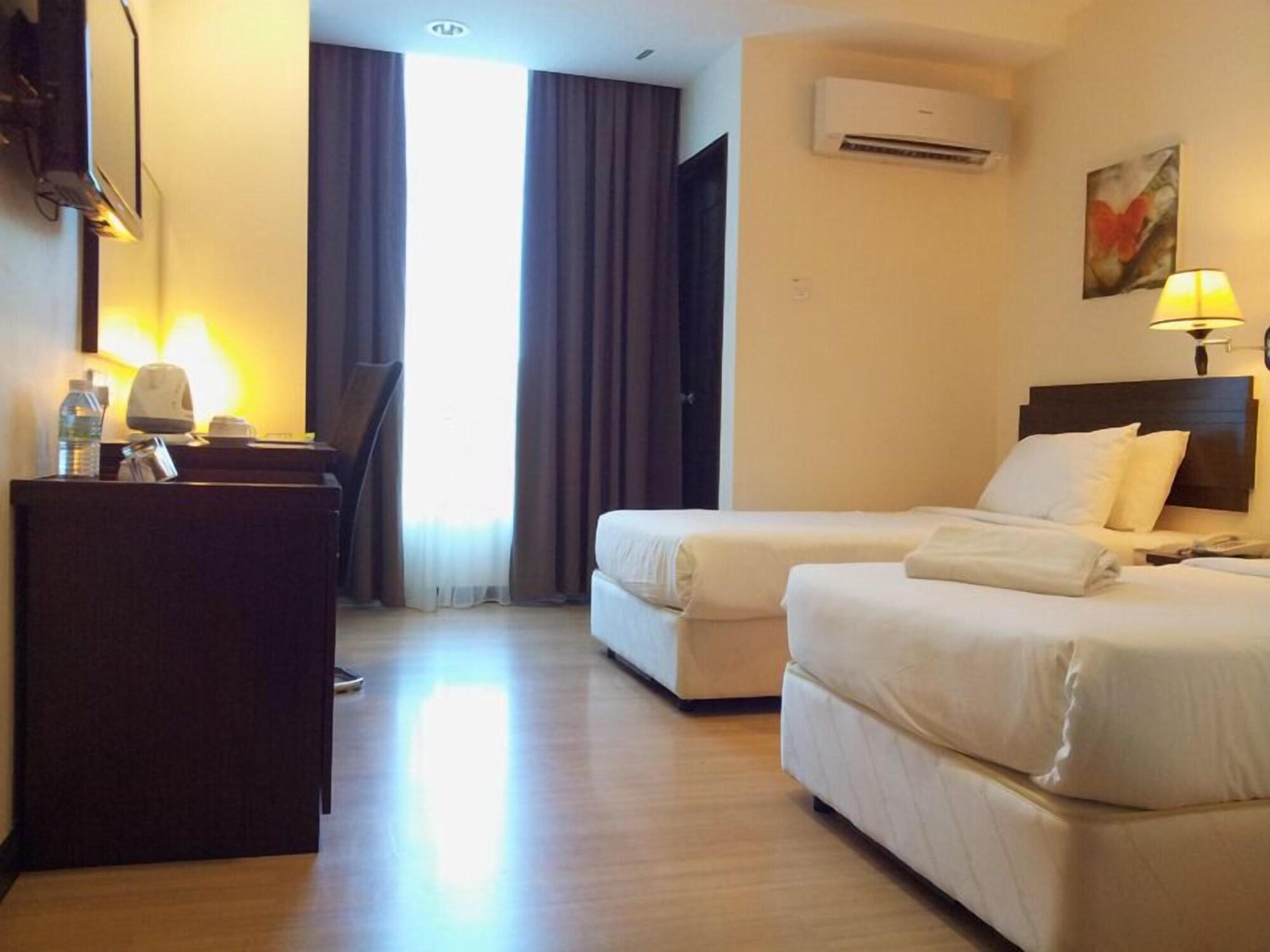 De' Garden Hotel,