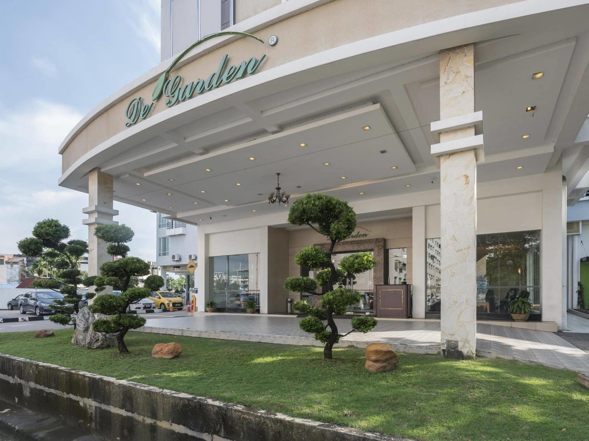 De' Garden Hotel, 3*
